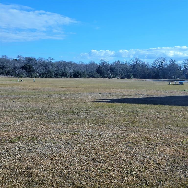 9035 Tumblewood Drive, Beach City, Texas image 1