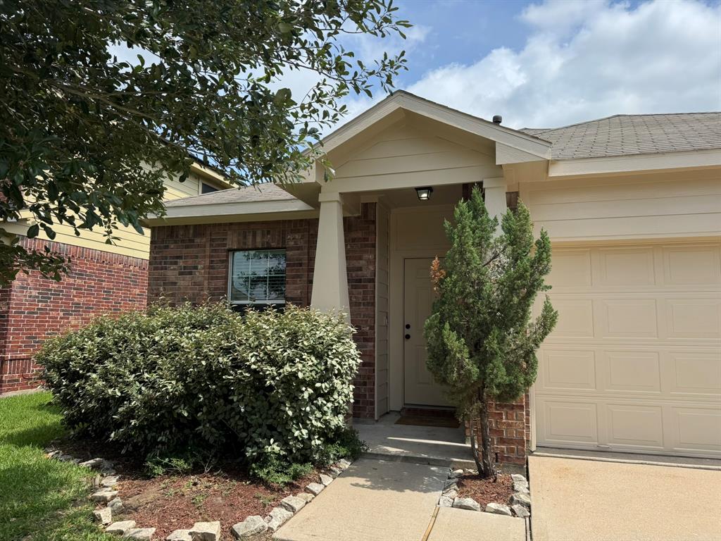 42 Blisten Spring Drive, Manvel, Texas image 2