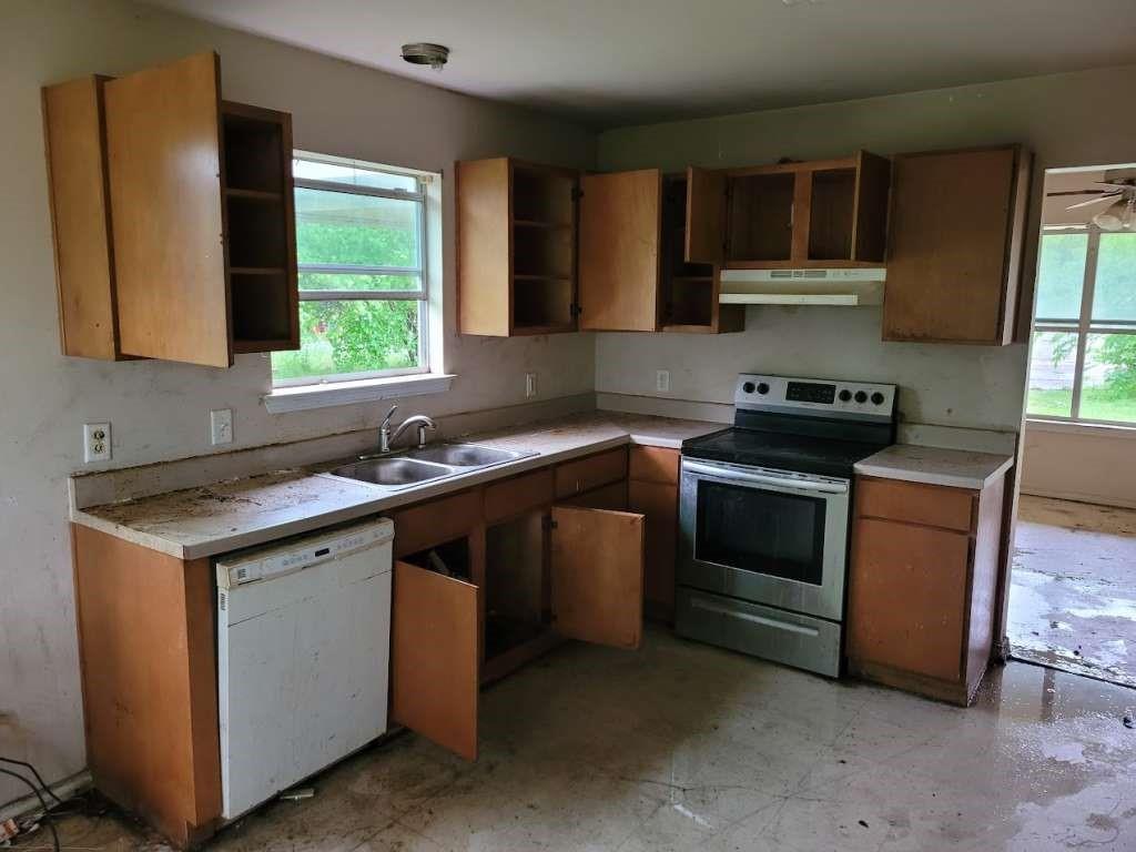 1009 W Houston Street, Clarksville, Texas image 6