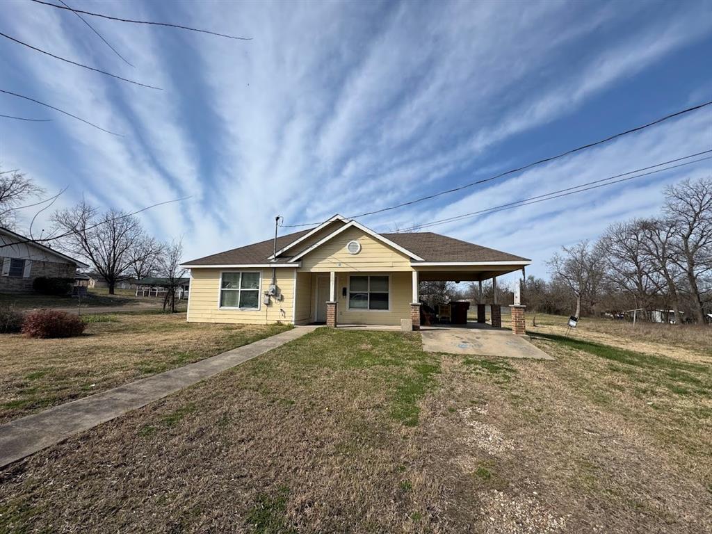 1009 W Houston Street, Clarksville, Texas image 2