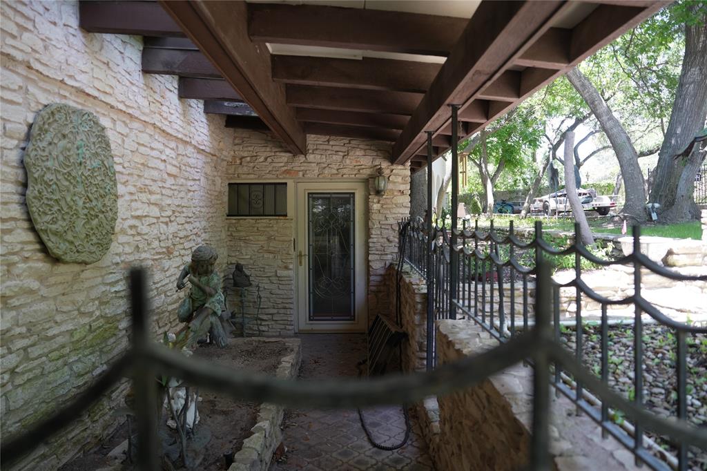 7044 Comanche Trail