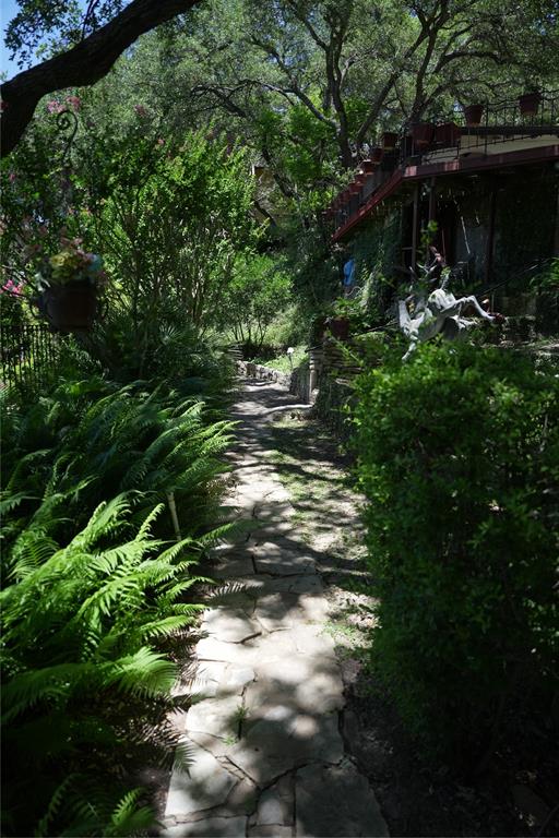7044 Comanche Trail