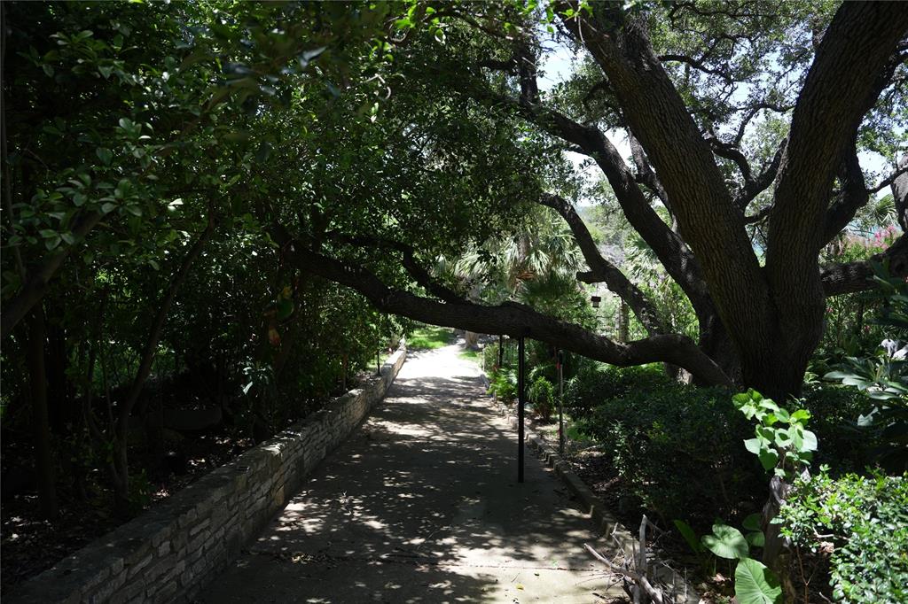 7044 Comanche Trail