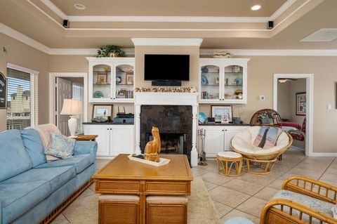 Single Family Residence in Crystal Beach TX 1110 Lagoon Drive 21.jpg
