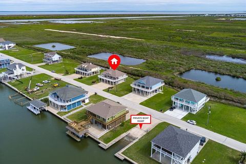 Single Family Residence in Crystal Beach TX 1110 Lagoon Drive 3.jpg