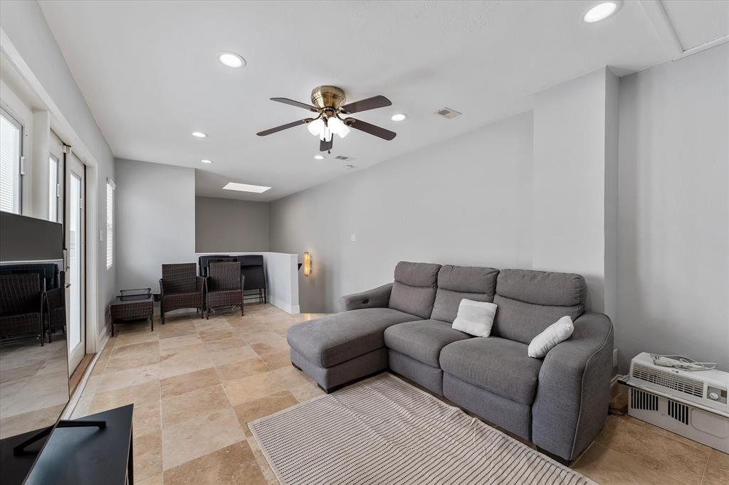 5811 Darling Street #A, Houston, Texas image 33