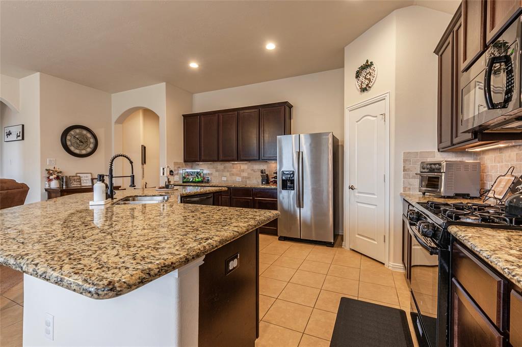 211 Brookwood Park Ln Lane, Dickinson, Texas image 13