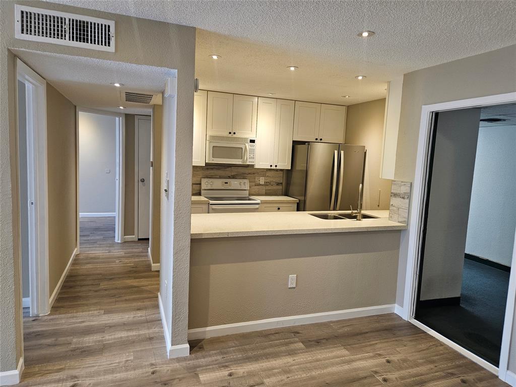 2816 S Bartell Drive 33