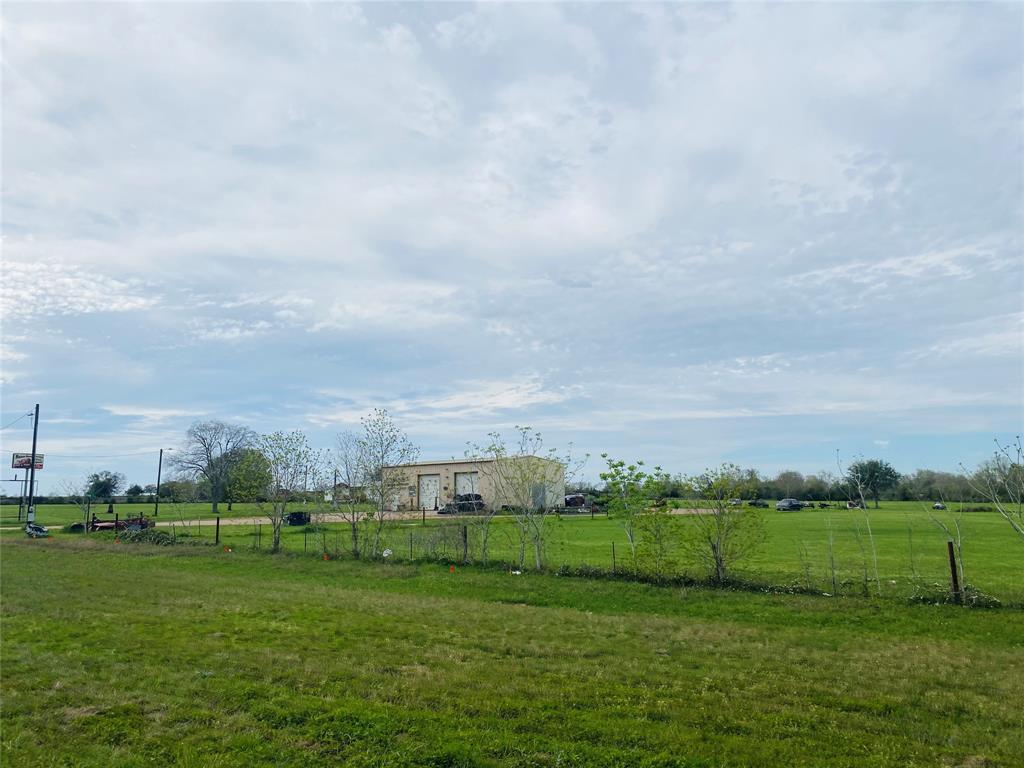 1021 Star Lane Lane, Alleyton, Texas image 9