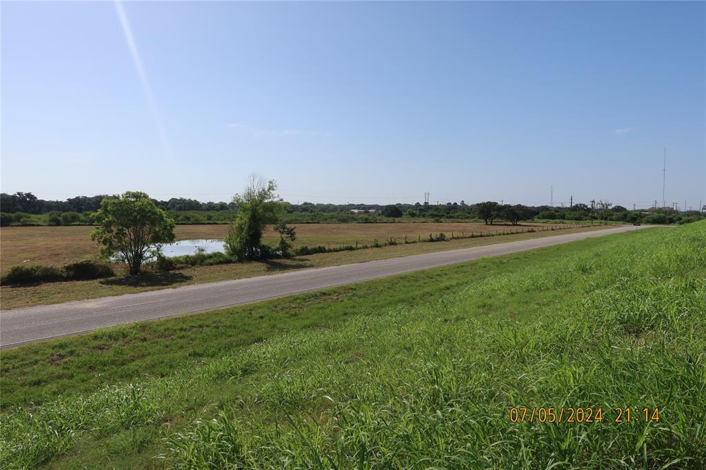 1046 Railhead Road, Columbus, Texas image 13