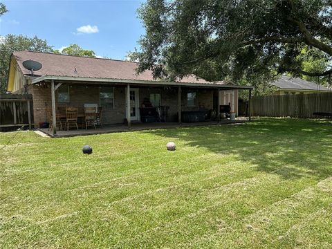 A home in Angleton