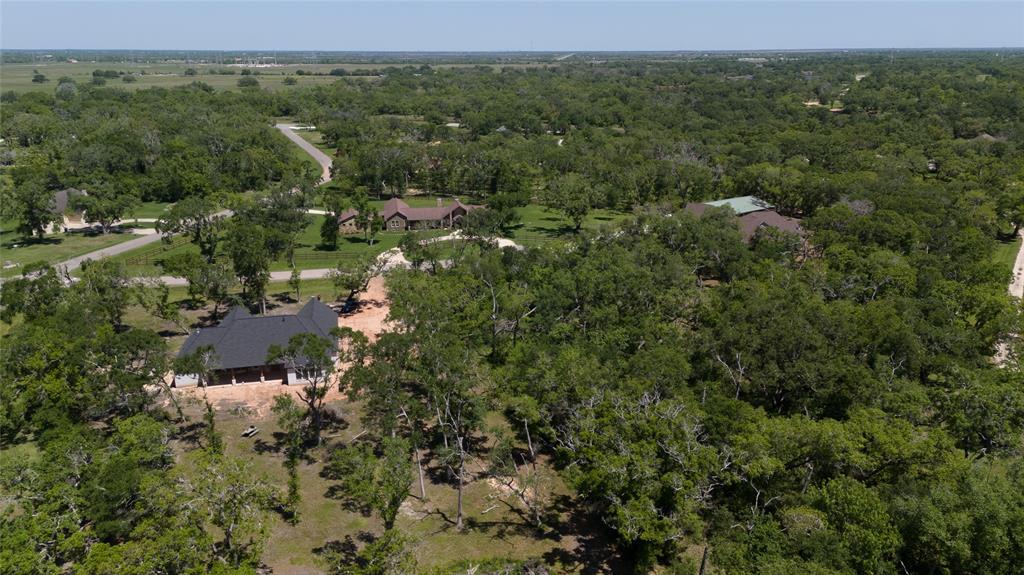 104 Legend Lane, Angleton, Texas image 8