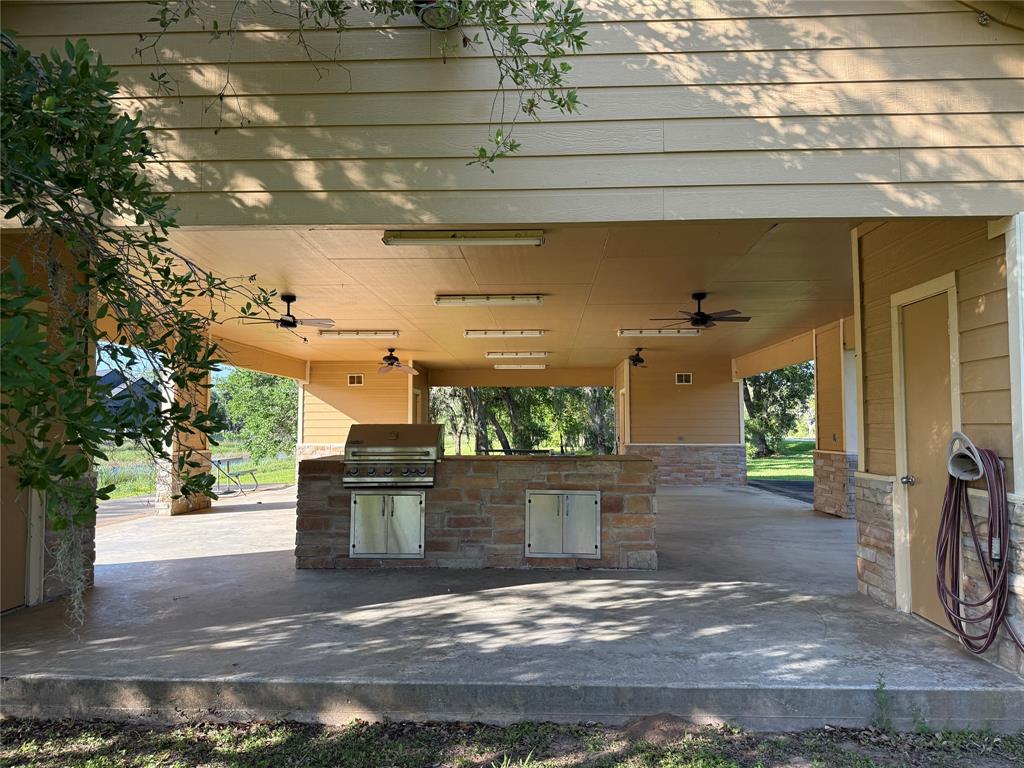 104 Legend Lane, Angleton, Texas image 12