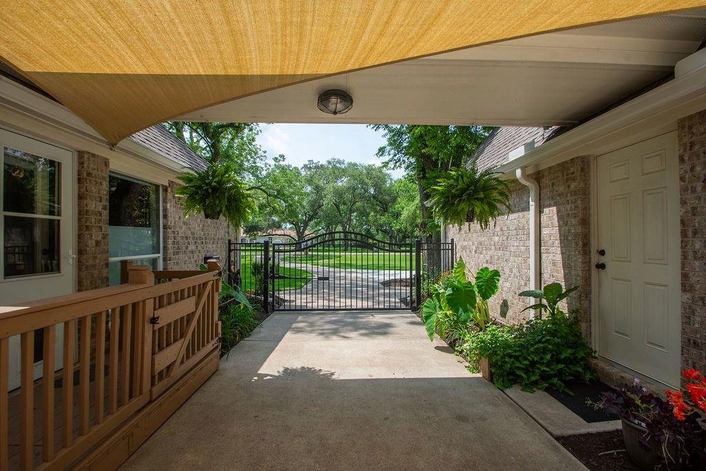 910 Saint Elmos Court