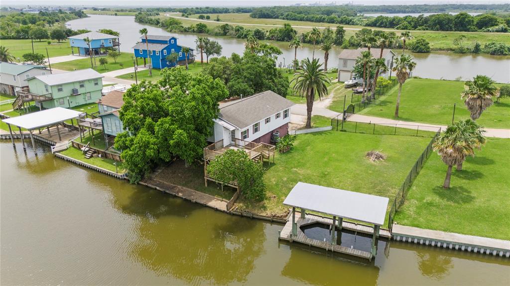 450 Creek Drive, Freeport, Texas image 1