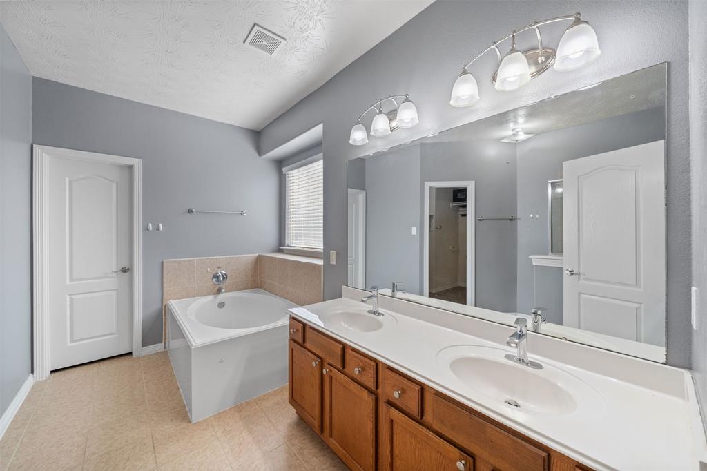 9314 E Lakeside Drive, Magnolia, Texas image 17