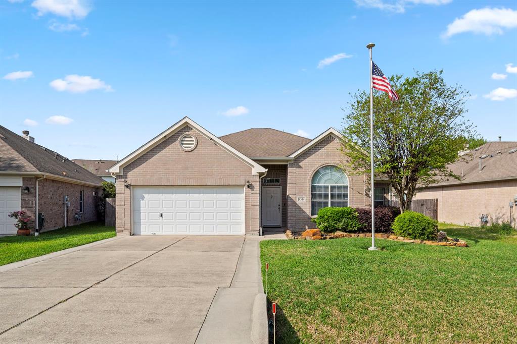 9314 E Lakeside Drive, Magnolia, Texas image 1