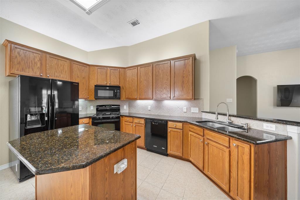 9314 E Lakeside Drive, Magnolia, Texas image 4