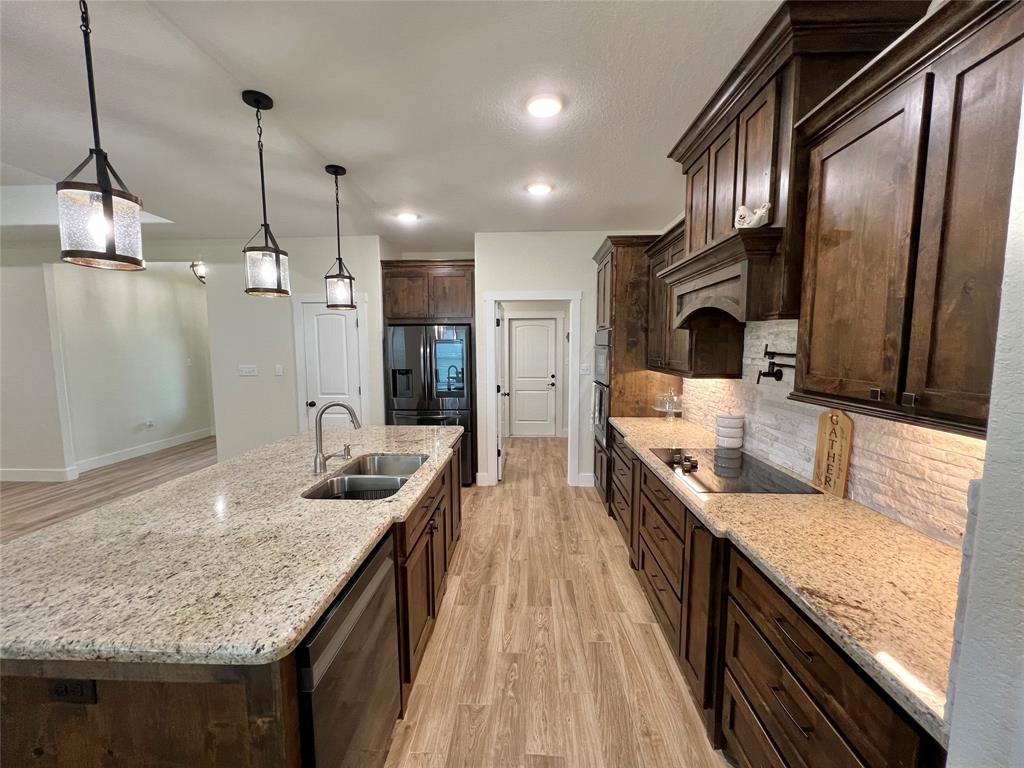744 Quarter Horse Trail, Angleton, Texas image 13