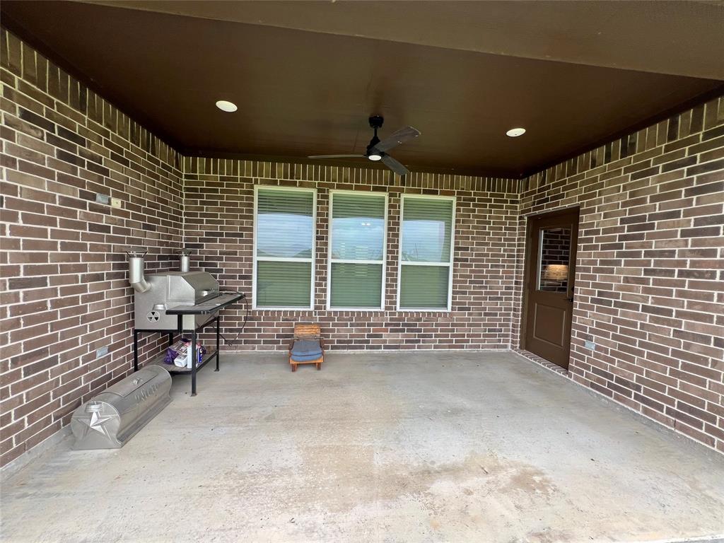744 Quarter Horse Trail, Angleton, Texas image 29