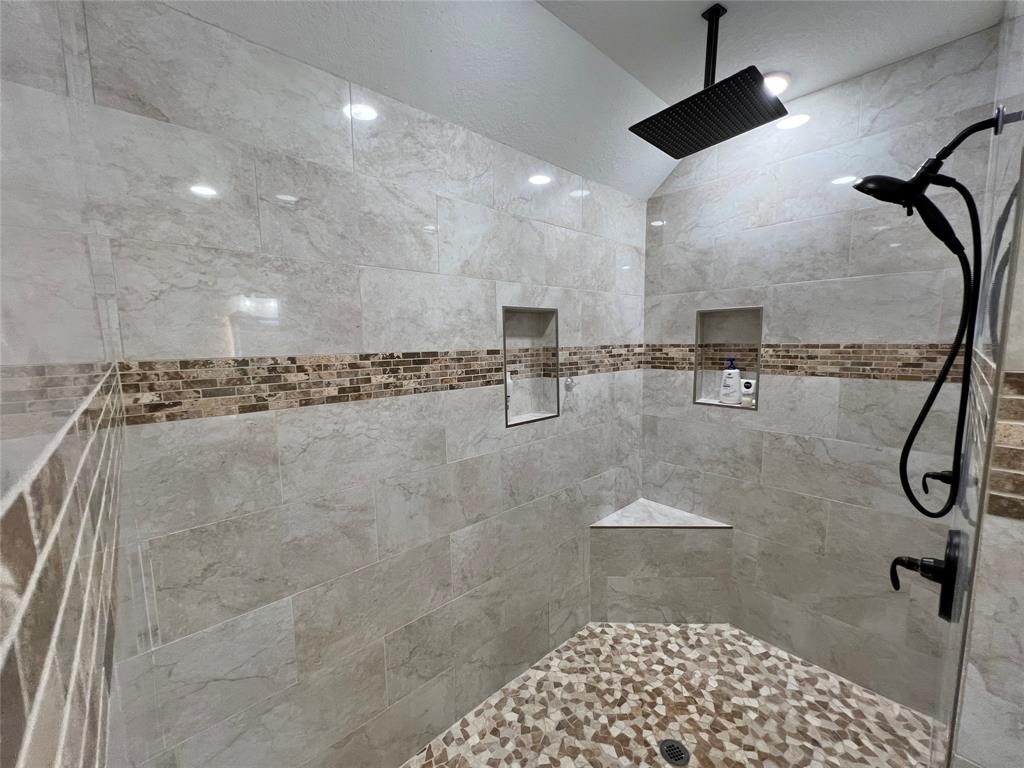 744 Quarter Horse Trail, Angleton, Texas image 26