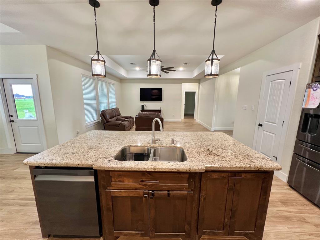 744 Quarter Horse Trail, Angleton, Texas image 9