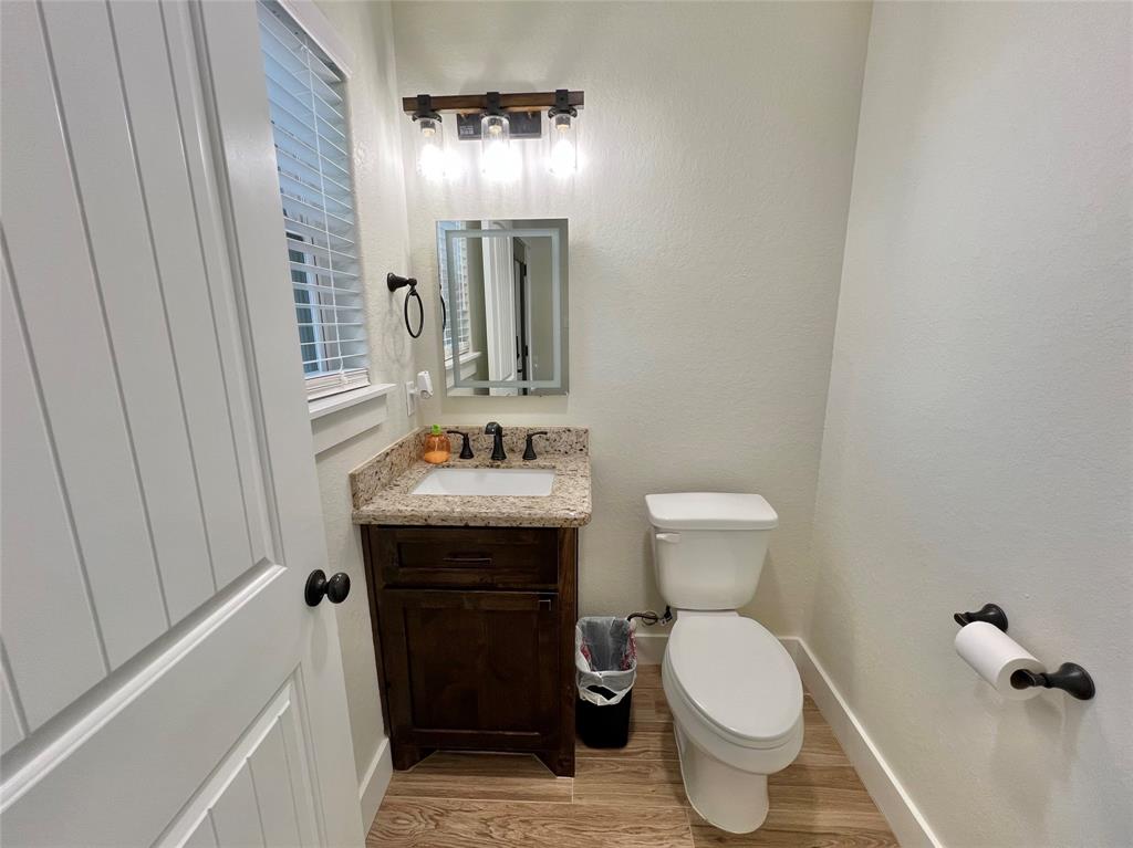 744 Quarter Horse Trail, Angleton, Texas image 16