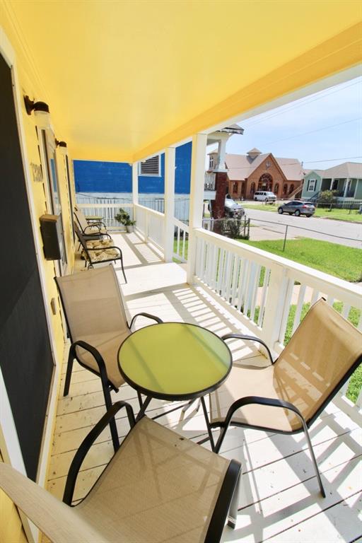 1320 Avenue L, Galveston, Texas image 2