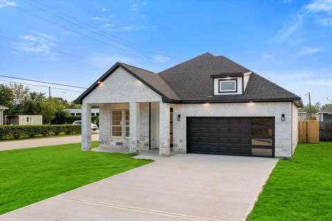 A home in La Porte