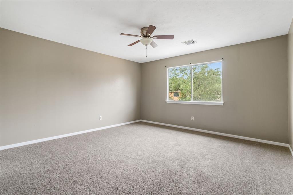 5923 Silent Oaks Drive, Humble, Texas image 31