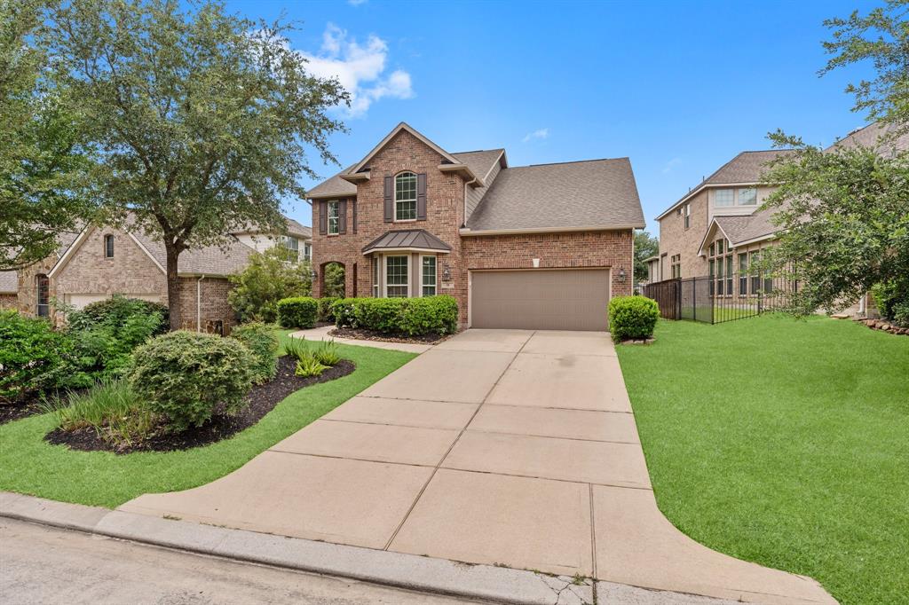 11 Woodmoor Place