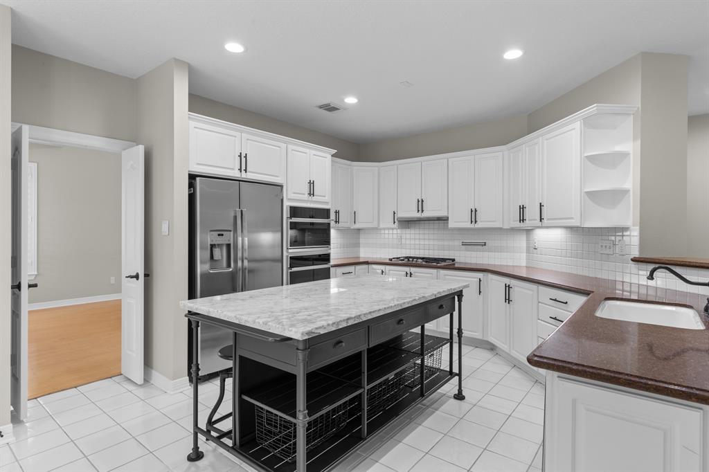 66 Candle Pine Place, The Woodlands, Texas image 14