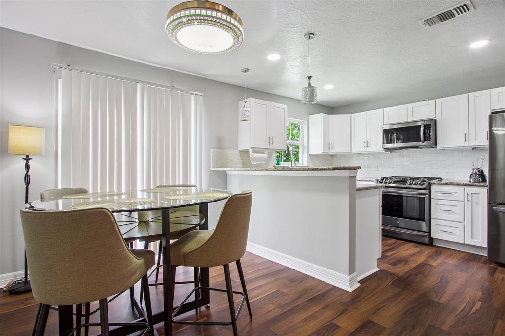7966 Bonaire Street, Houston, Texas image 7