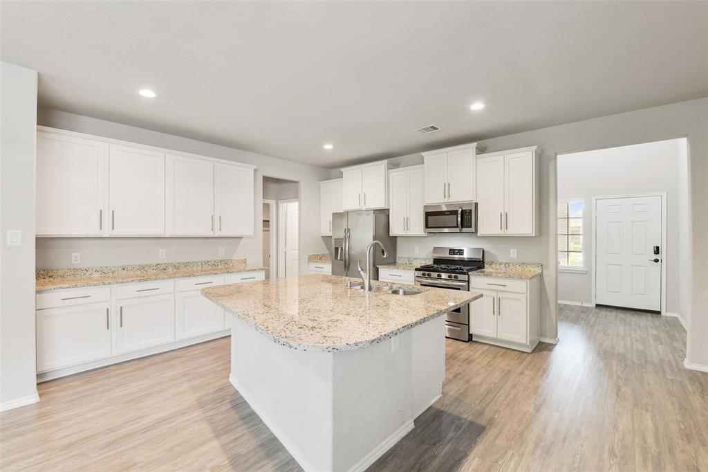 16833 Pink Wintergreen Drive, Conroe, Texas image 6