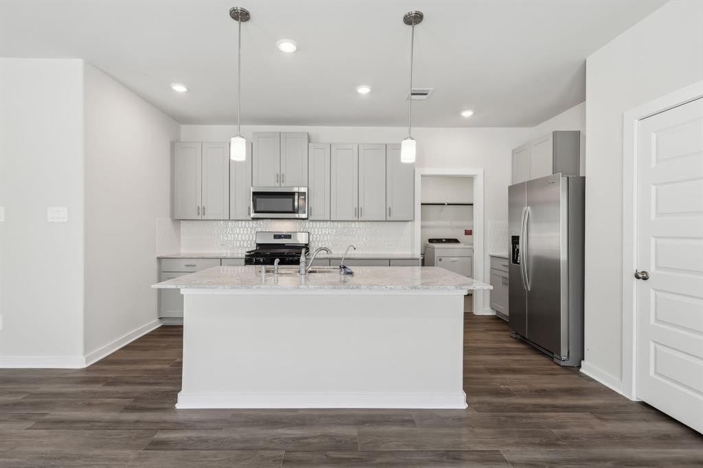 340 Willow Sage Court, Montgomery, Texas image 4
