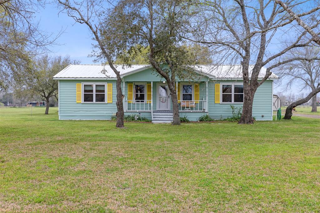 10708 Creek Bend Drive, Needville, Texas image 2