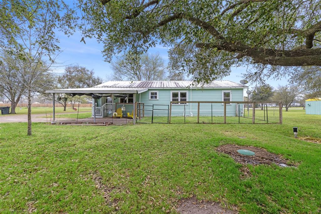 10708 Creek Bend Drive, Needville, Texas image 5