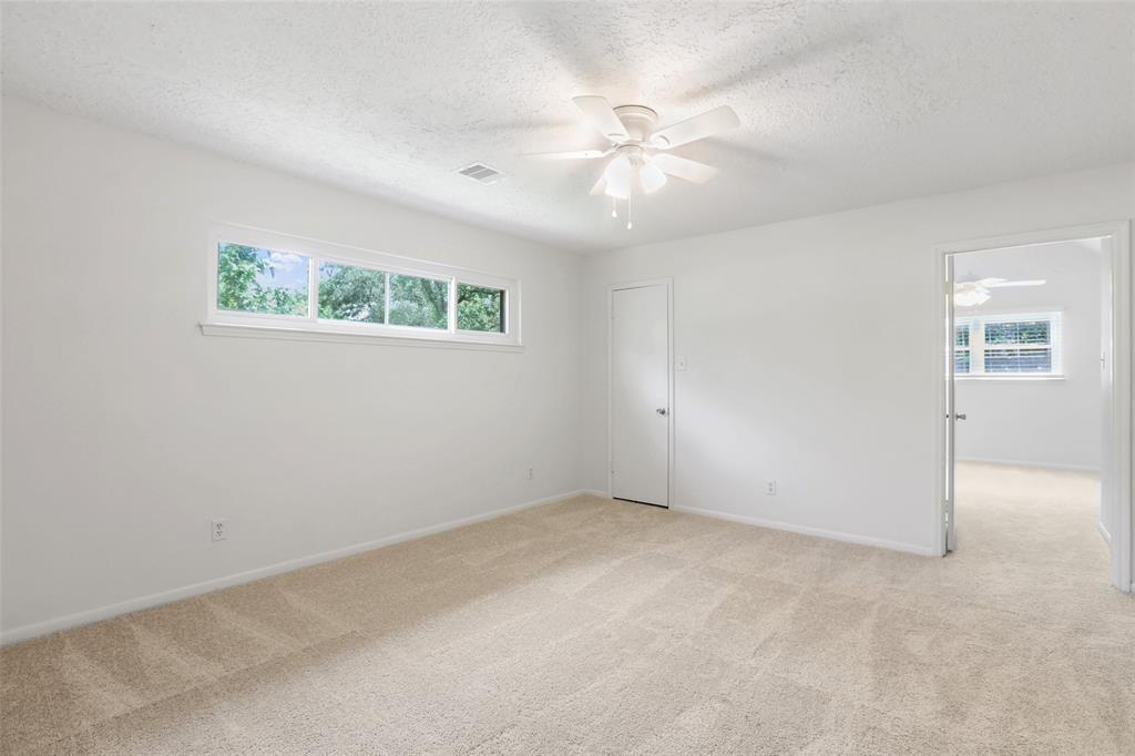 1927 Thousand Pines Drive, Kingwood, Texas image 32