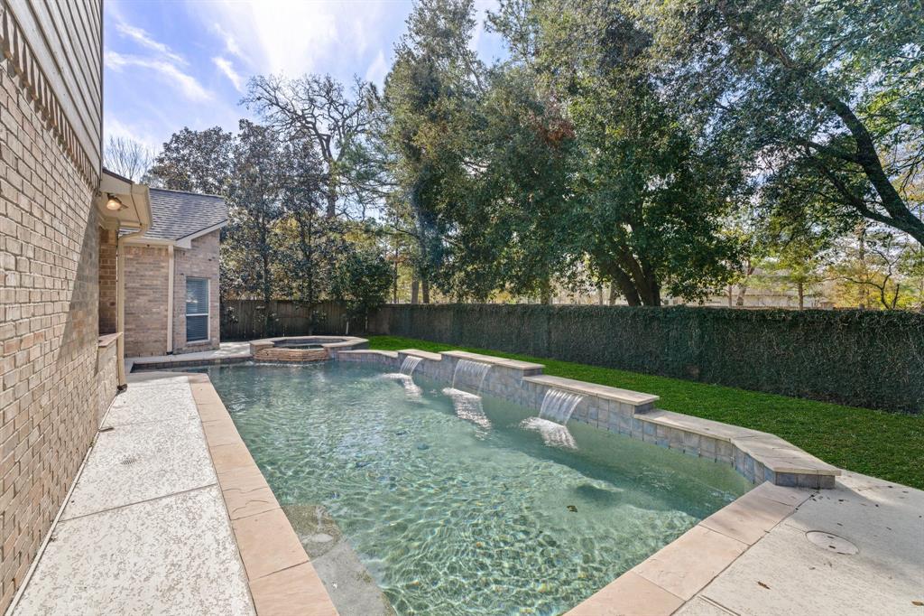 8130 Clearwater Crossing