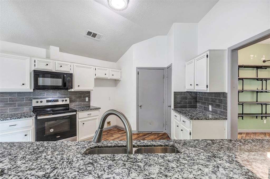 22819 River Birch Drive, Tomball, Texas image 19