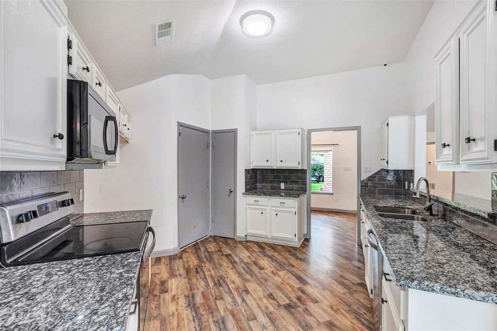 22819 River Birch Drive, Tomball, Texas image 17