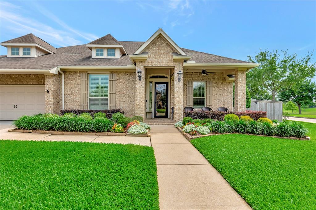2213 Indigo Pass Court, Friendswood, Texas image 1