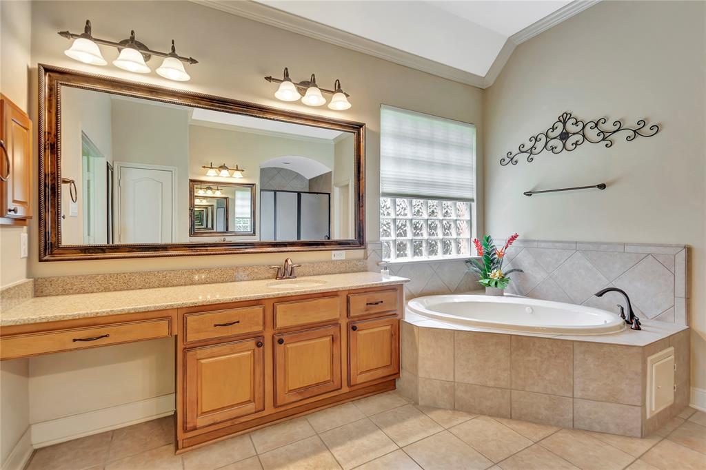 2213 Indigo Pass Court, Friendswood, Texas image 29