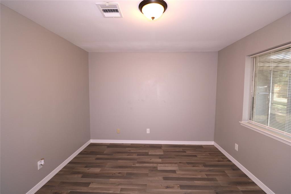 211 N 12th Street, Highlands, Texas image 18