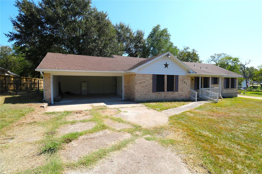 211 N 12th Street, Highlands, Texas image 3