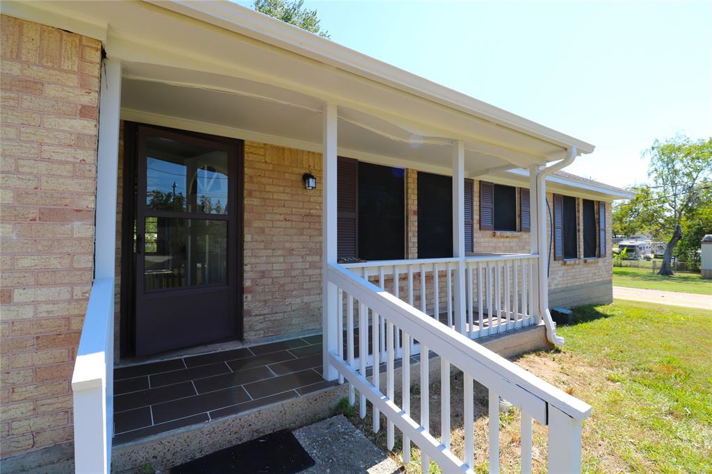 211 N 12th Street, Highlands, Texas image 42