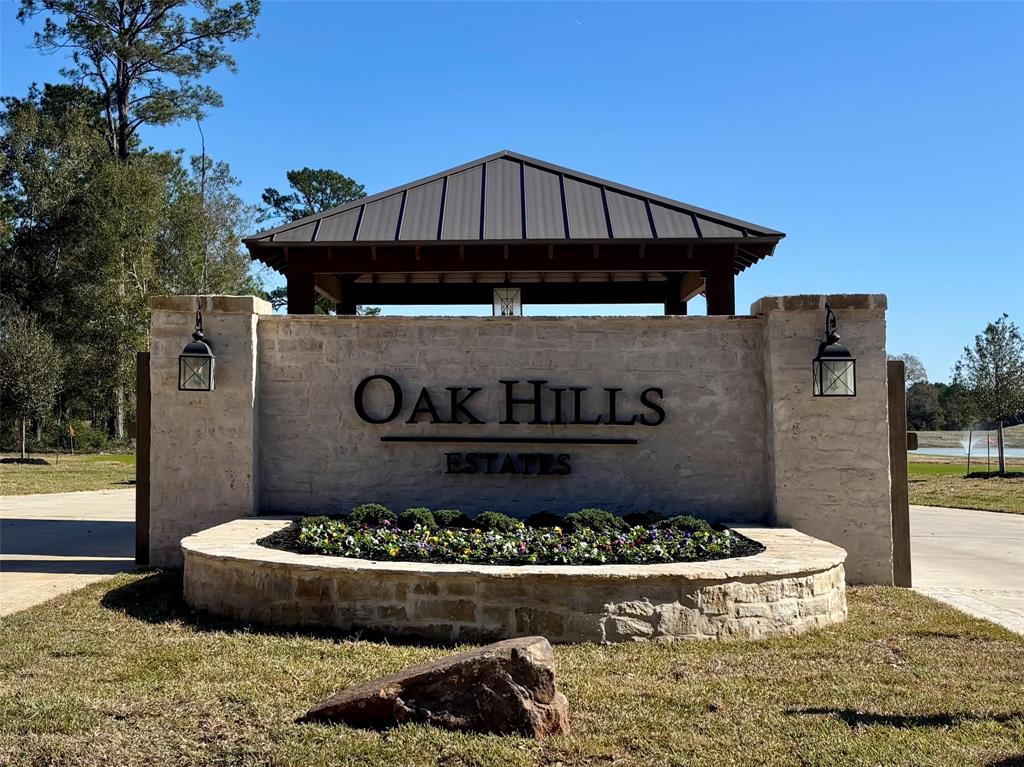 228 Hidden Oak Drive, Hockley, Texas image 1