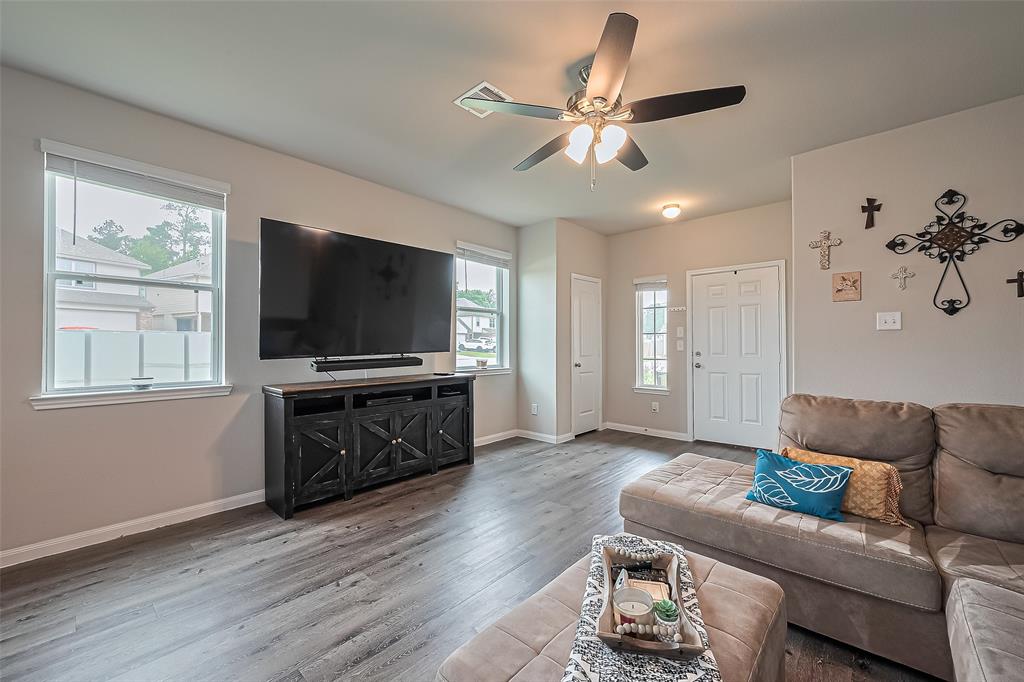 13406 Cannon Creek Court, Willis, Texas image 7