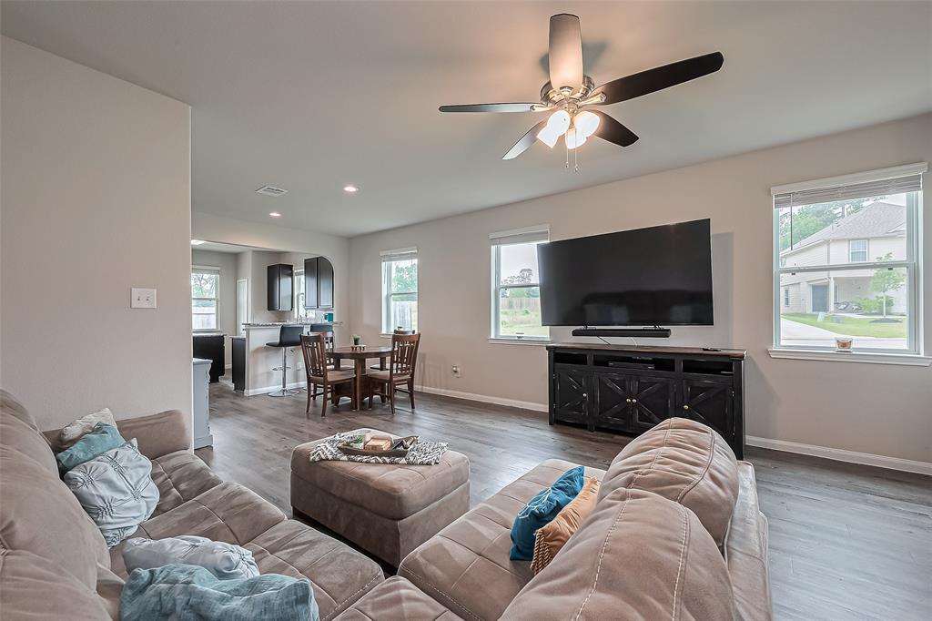 13406 Cannon Creek Court, Willis, Texas image 6