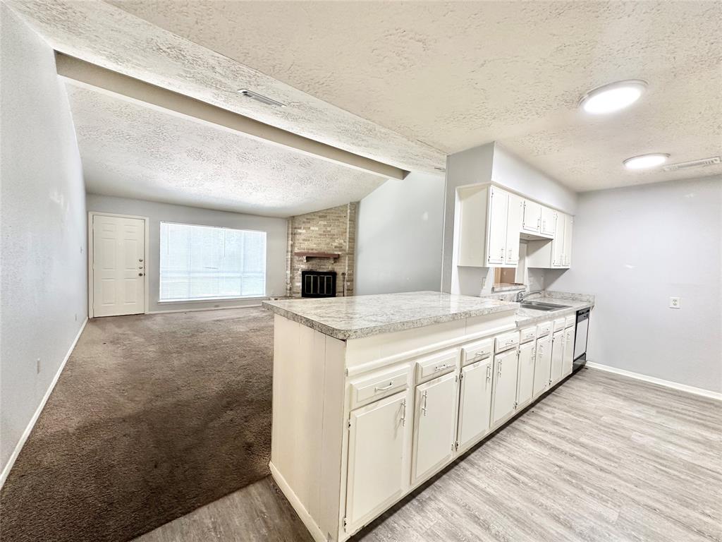 4515 Mossygate Drive, Spring, Texas image 4